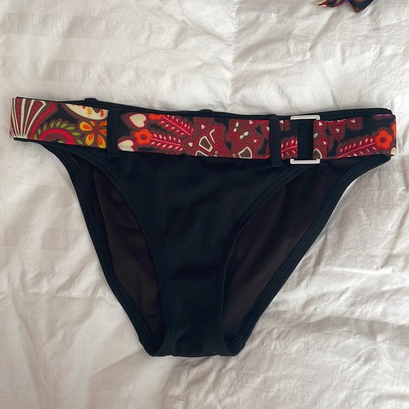 VIctoria Secret swimwear - Picture 4 of 5